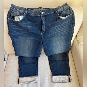 NWT Chico’s Boyfriend Ankle Jeans with silver sequin trim size 4